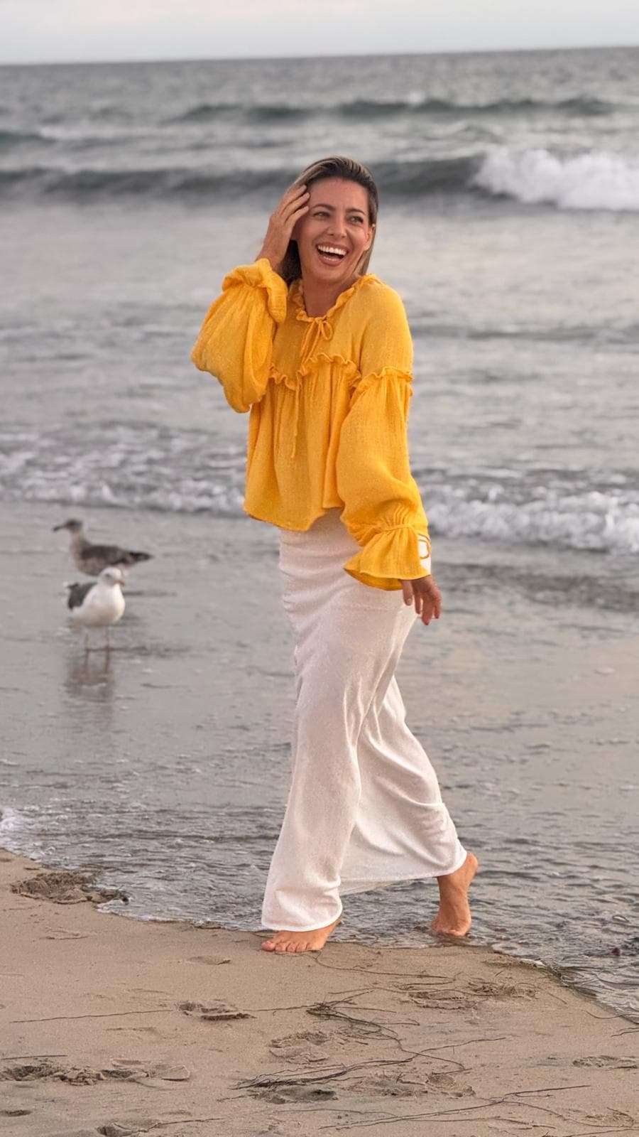 Bia researcher and educator, passionate about photography, fashion, design, and teaching human behavior